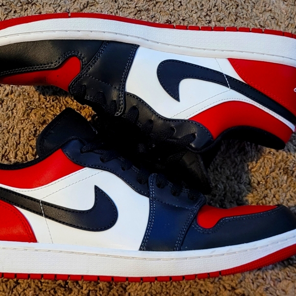 Jordan 1 Bred Toe - Picture 3 of 6
